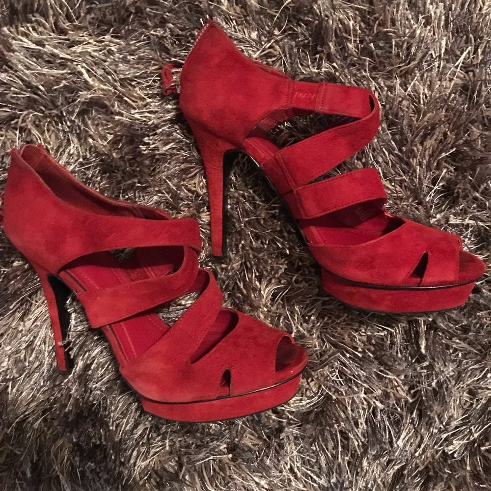 Sued BCBG generation heels